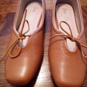 CHASE & CHLOE SHOE SIZE 7 NWOT
